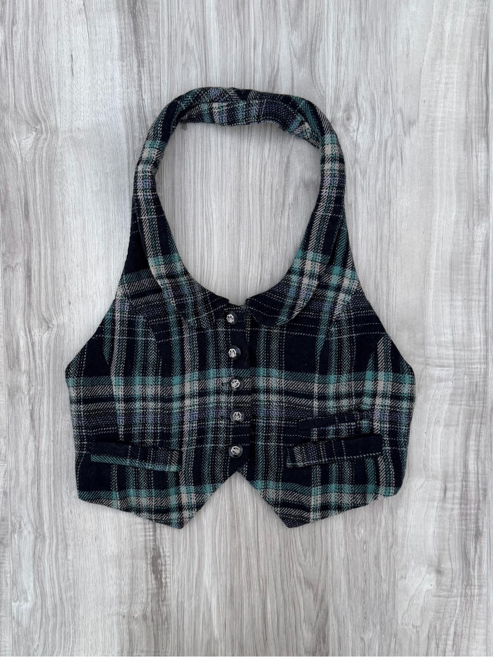 Heritage 1981 Plaid Button-Front Cropped Vest in Black and Teal
